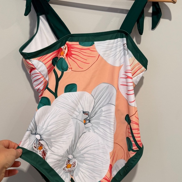 Floral bathing suit w/coverup - Picture 5 of 6